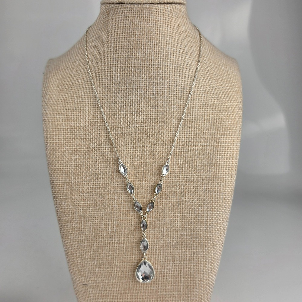 Mod Faceted Necklace and Pierced Earring Gift Set‎ Avon - Picture 3 of 16